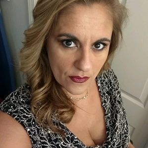 Meet your Posher, Paris